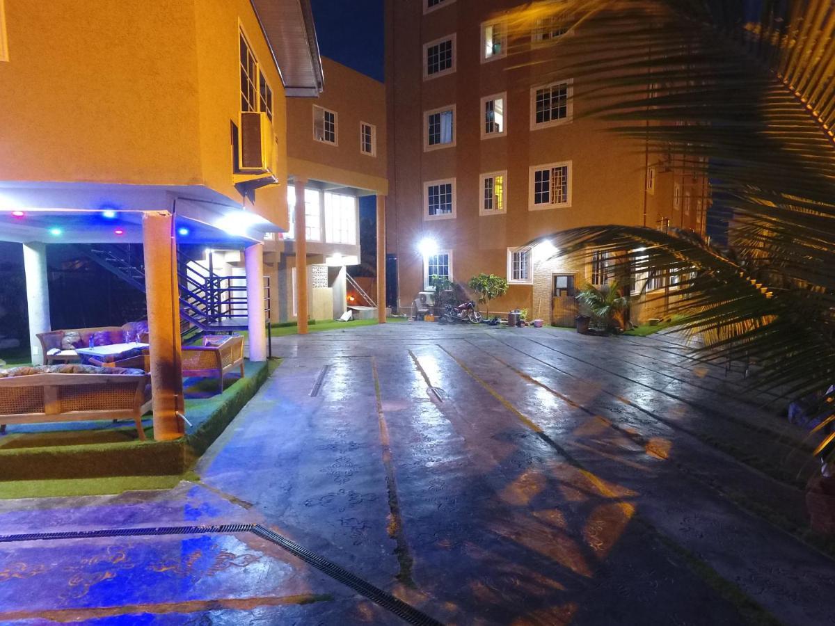 Plus 33 Hotel Nungua المظهر الخارجي الصورة